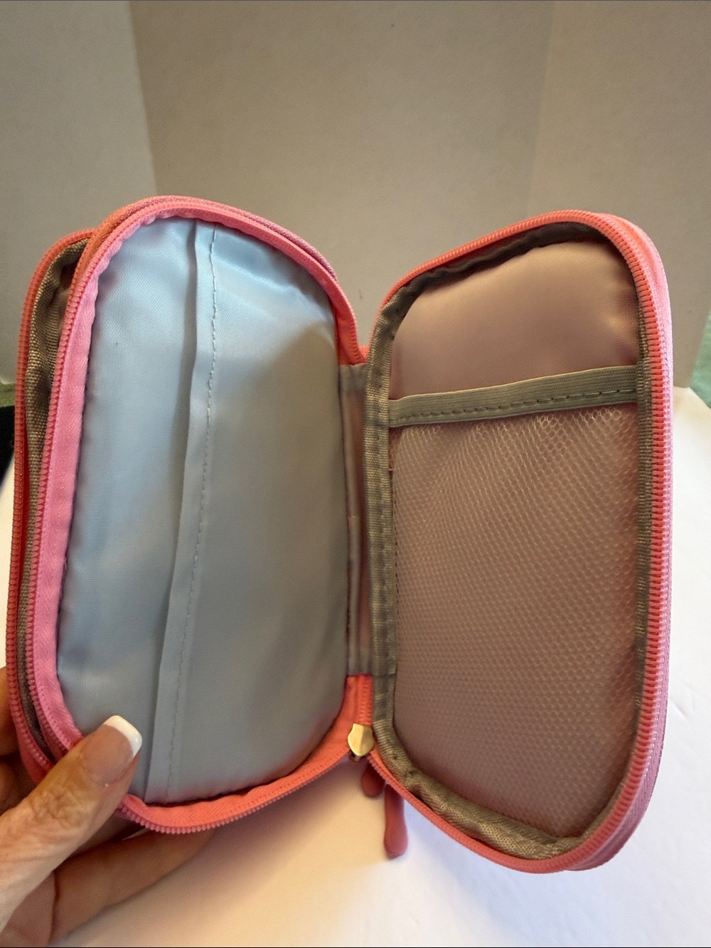 Travel Organizer 7.5” x 4.5” x 2” Deep - Picture 8 of 9